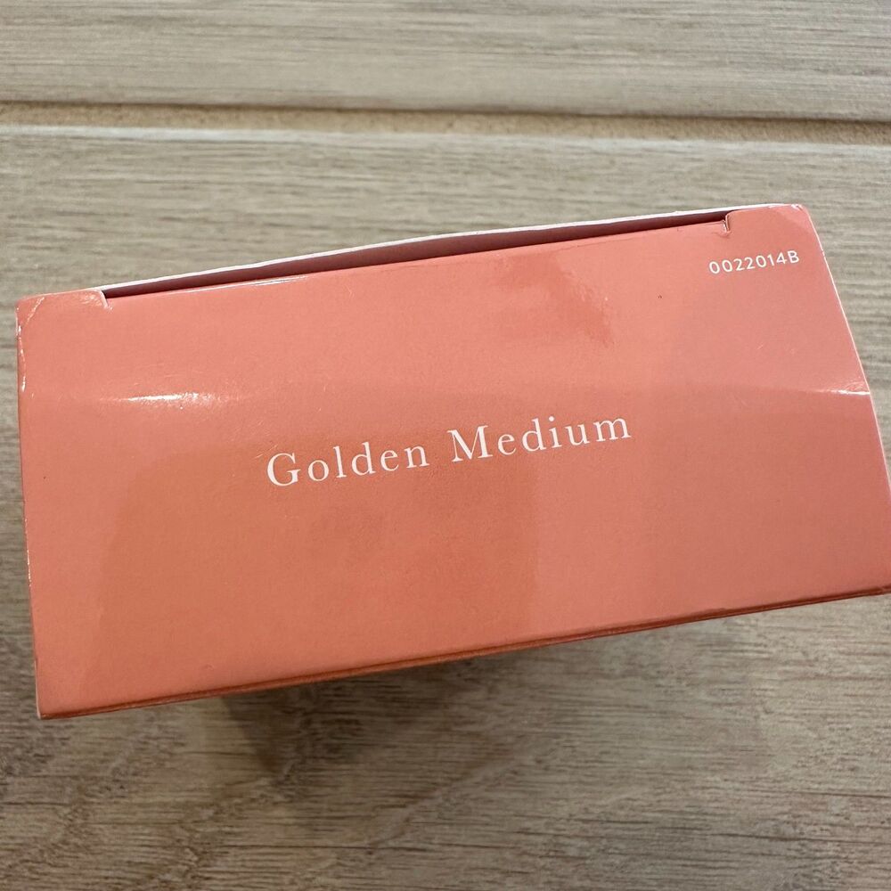 Laura Geller Double Take Baked Powder Foundation Golden Medium .35oz - Picture 2 of 8